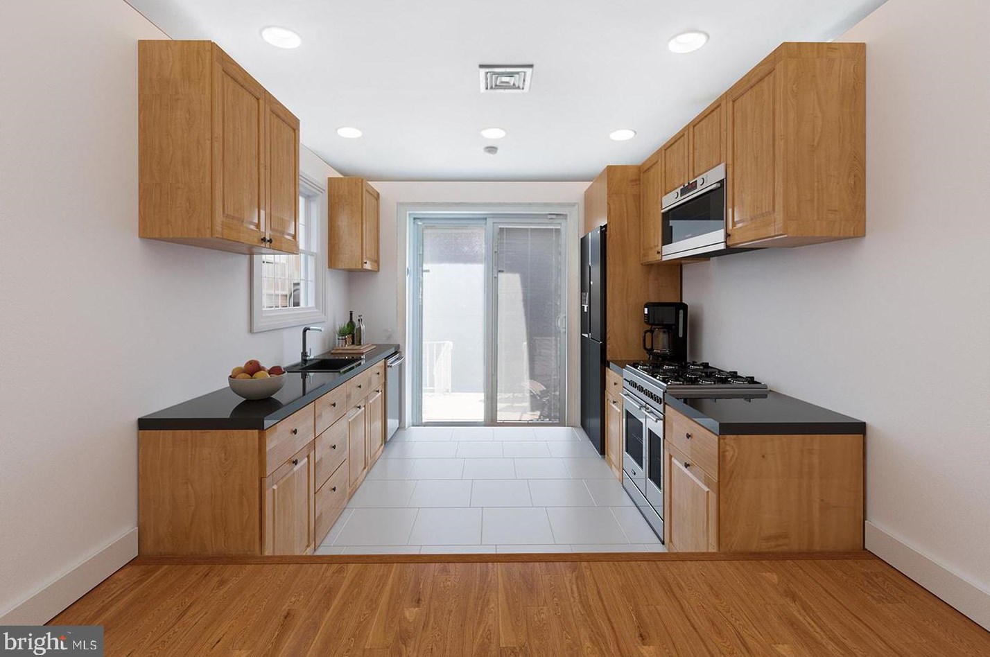 1824 Moyamensing Ave, Philadelphia PA  19148-1943 exterior