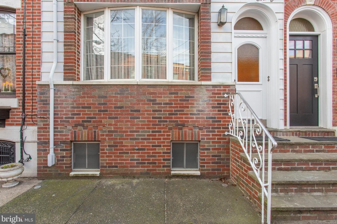 1130 Tasker St, Philadelphia PA  19148-1128 exterior