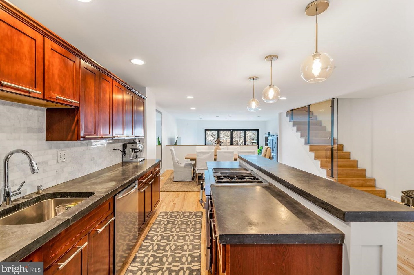 842 Lawrence St, Philadelphia, PA 19147-3113