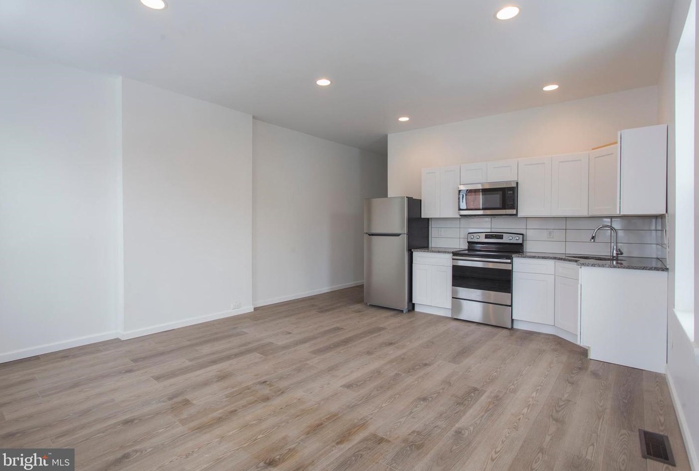 60 Manheim St, Philadelphia, PA 19144-2973