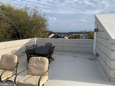 211 Roxborough Ave, Philadelphia PA 19128-5011 exterior