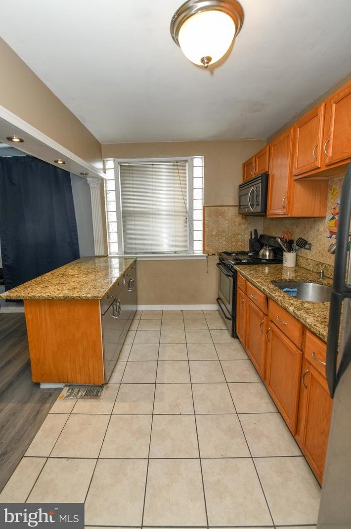 3414 Meridian St, Philadelphia PA 19136-3529 exterior