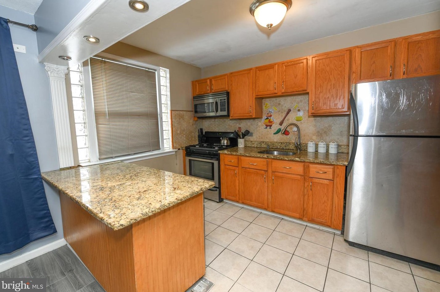 3414 Meridian St, Philadelphia PA 19136-3529 exterior