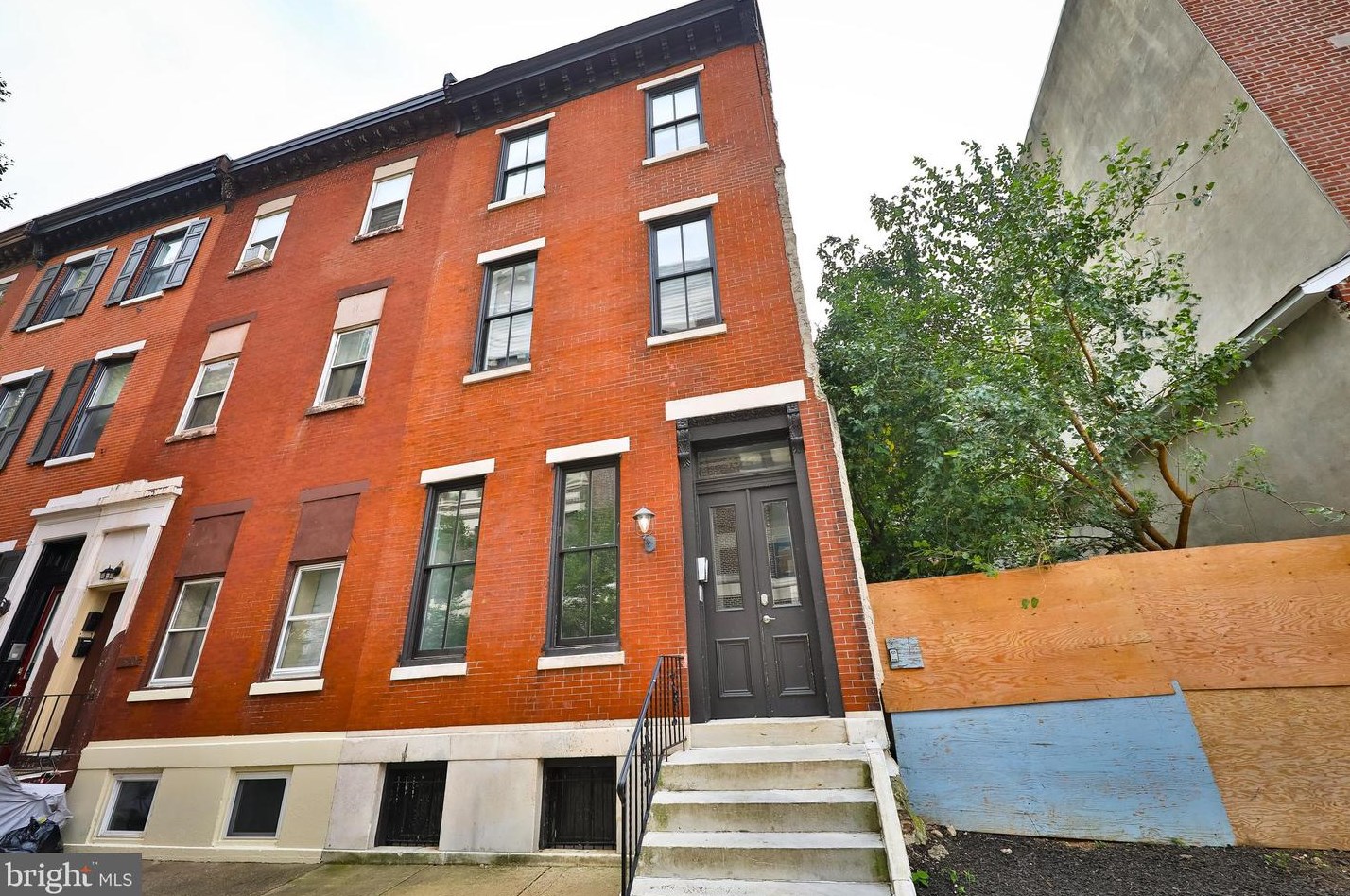 1522 Mount Vernon St, Philadelphia PA  19130-3412 exterior