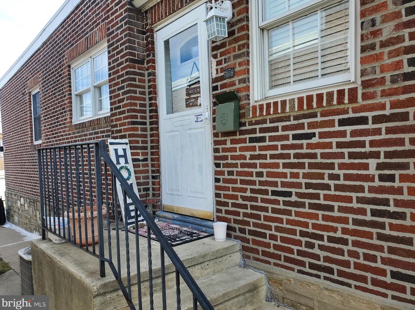 2333 Emerson St, Philadelphia, PA 19152-2509
