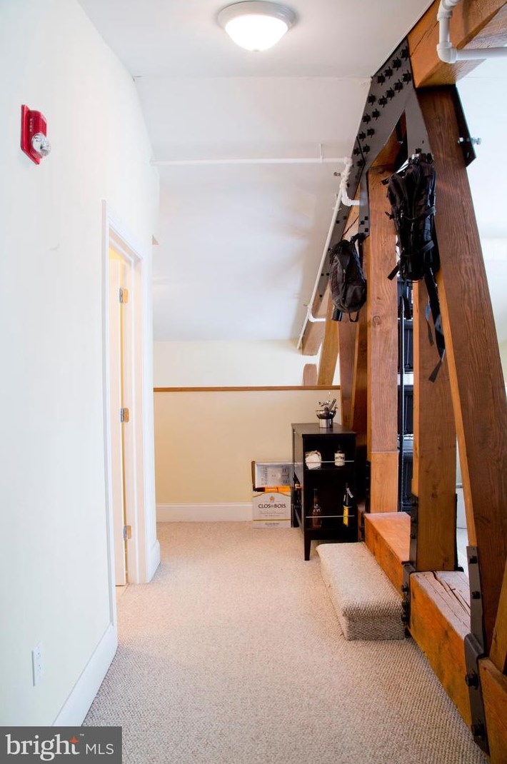 410 Shurs Ln, Philadelphia PA 19128-3501 exterior