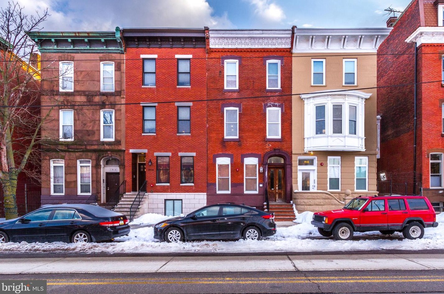 1916 Girard Ave, Philadelphia, PA 19130-1577
