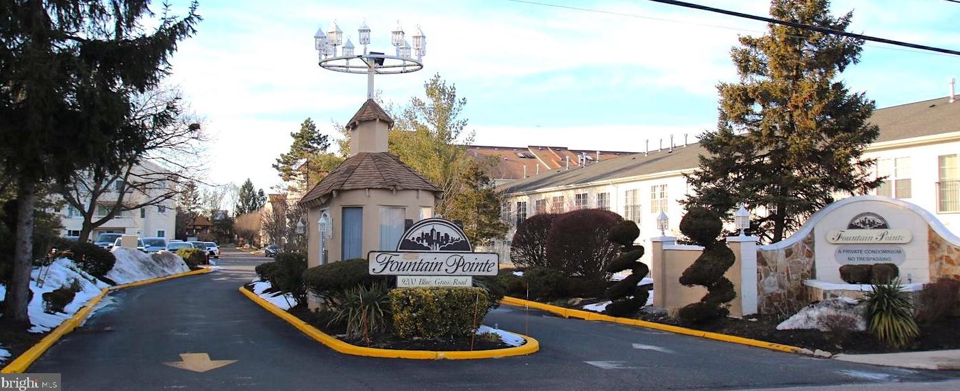 137 Benjamin Ct, Philadelphia PA  19114-3231 exterior