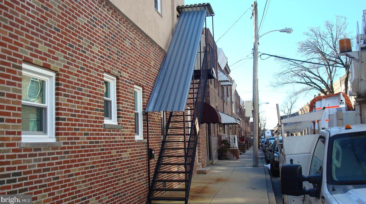 1624 W Porter St #2nd Floor, Philadelphia, PA 19145