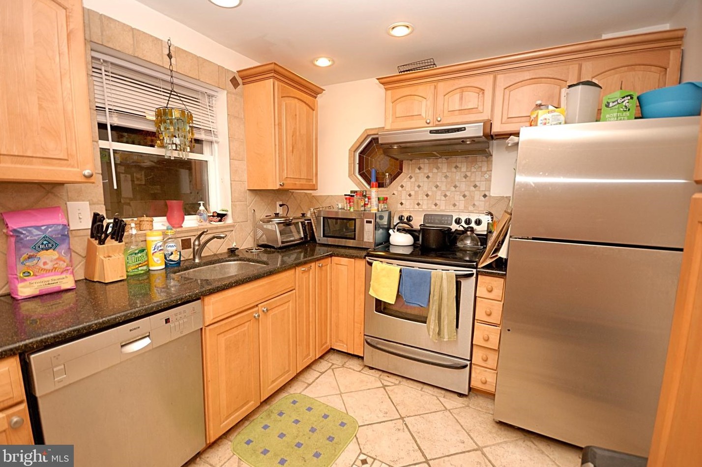 1823 Carlton St, Philadelphia PA  19103-1105 exterior