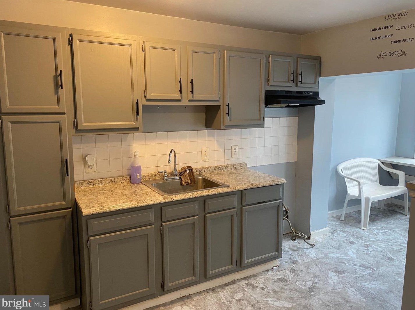 4614 Kraydor St, Philadelphia, PA 19136-2822