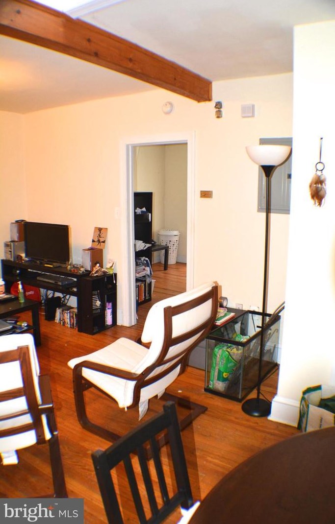 116 W Apsley St #3rd Floor, Philadelphia, PA 19144