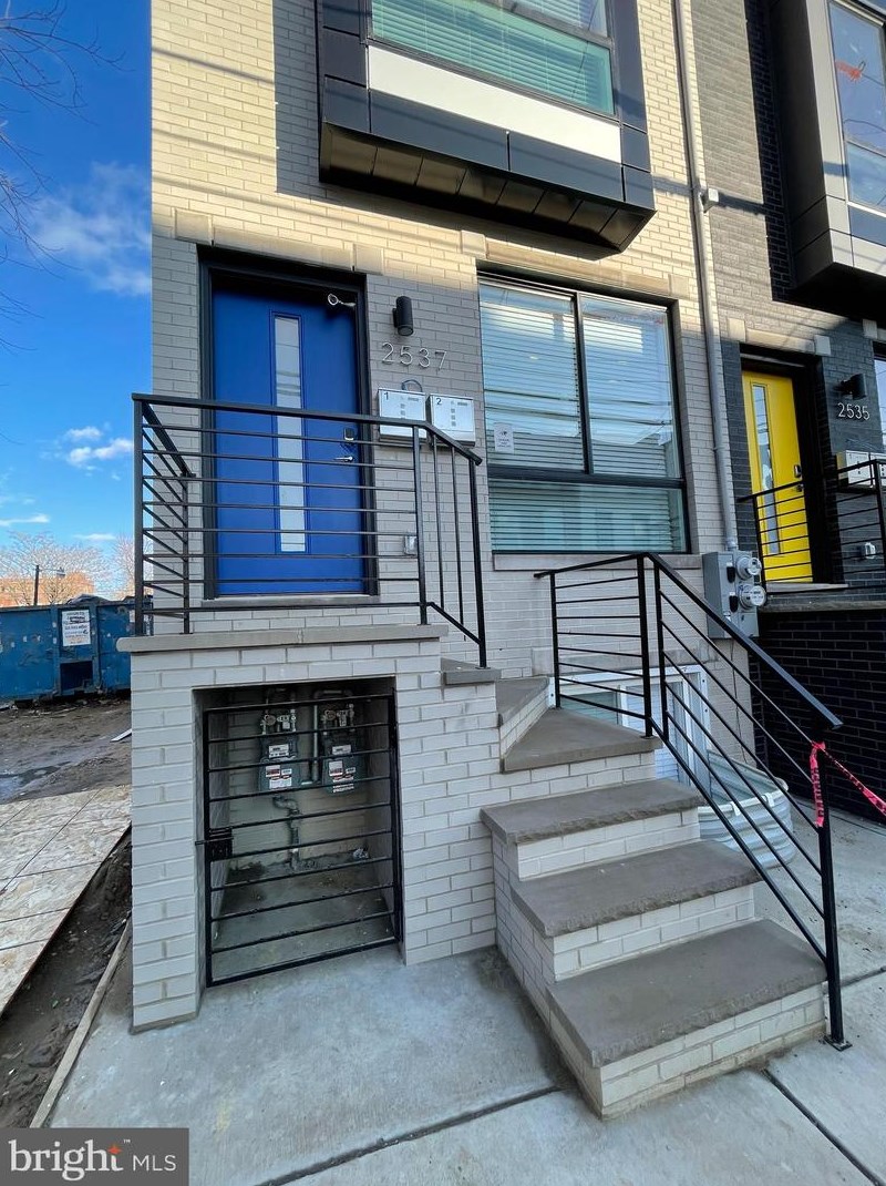 2537 N Howard St #1, Philadelphia, PA 19133