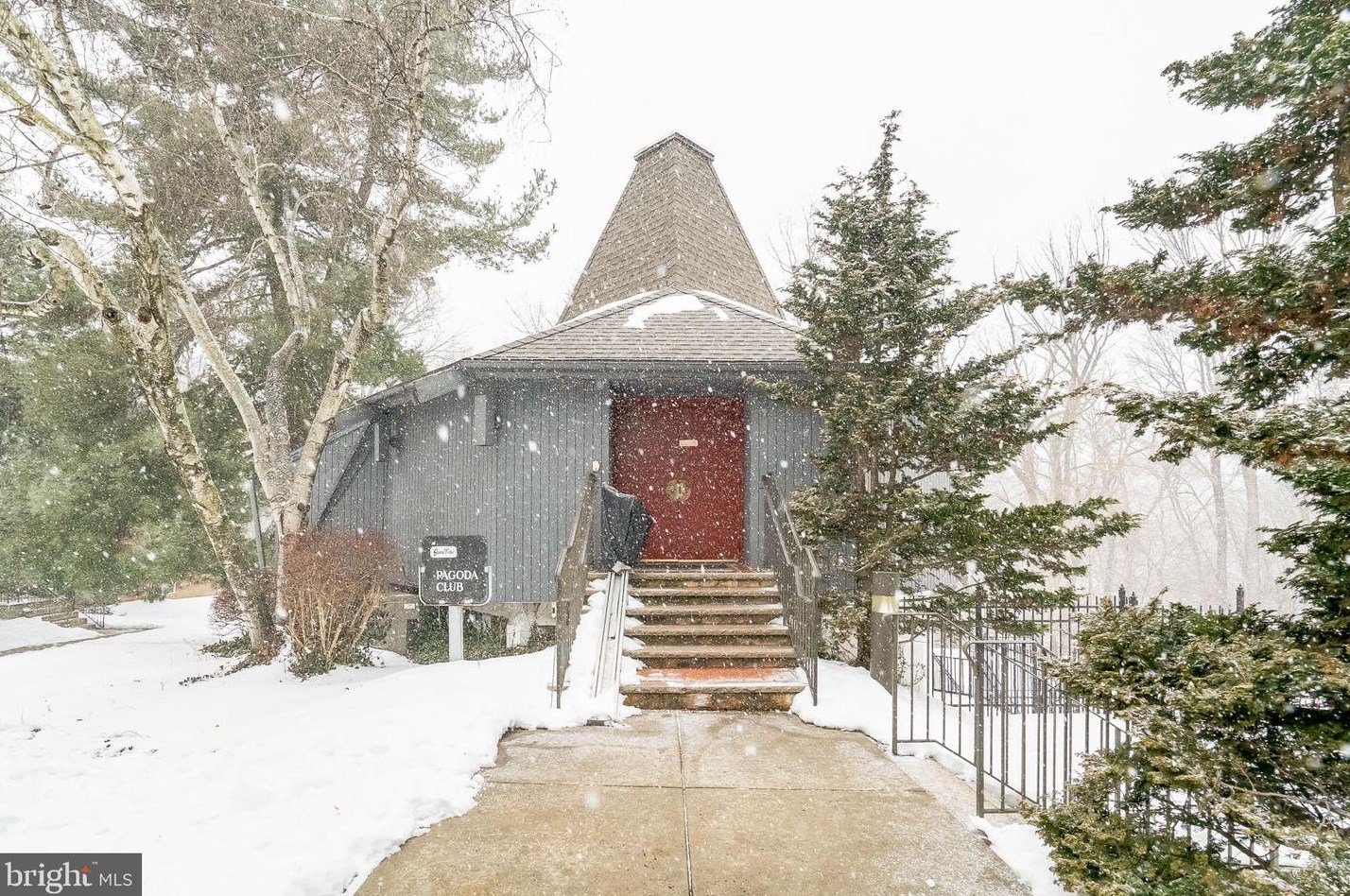 4000 Gypsy Ln, Philadelphia PA  19129-5416 exterior