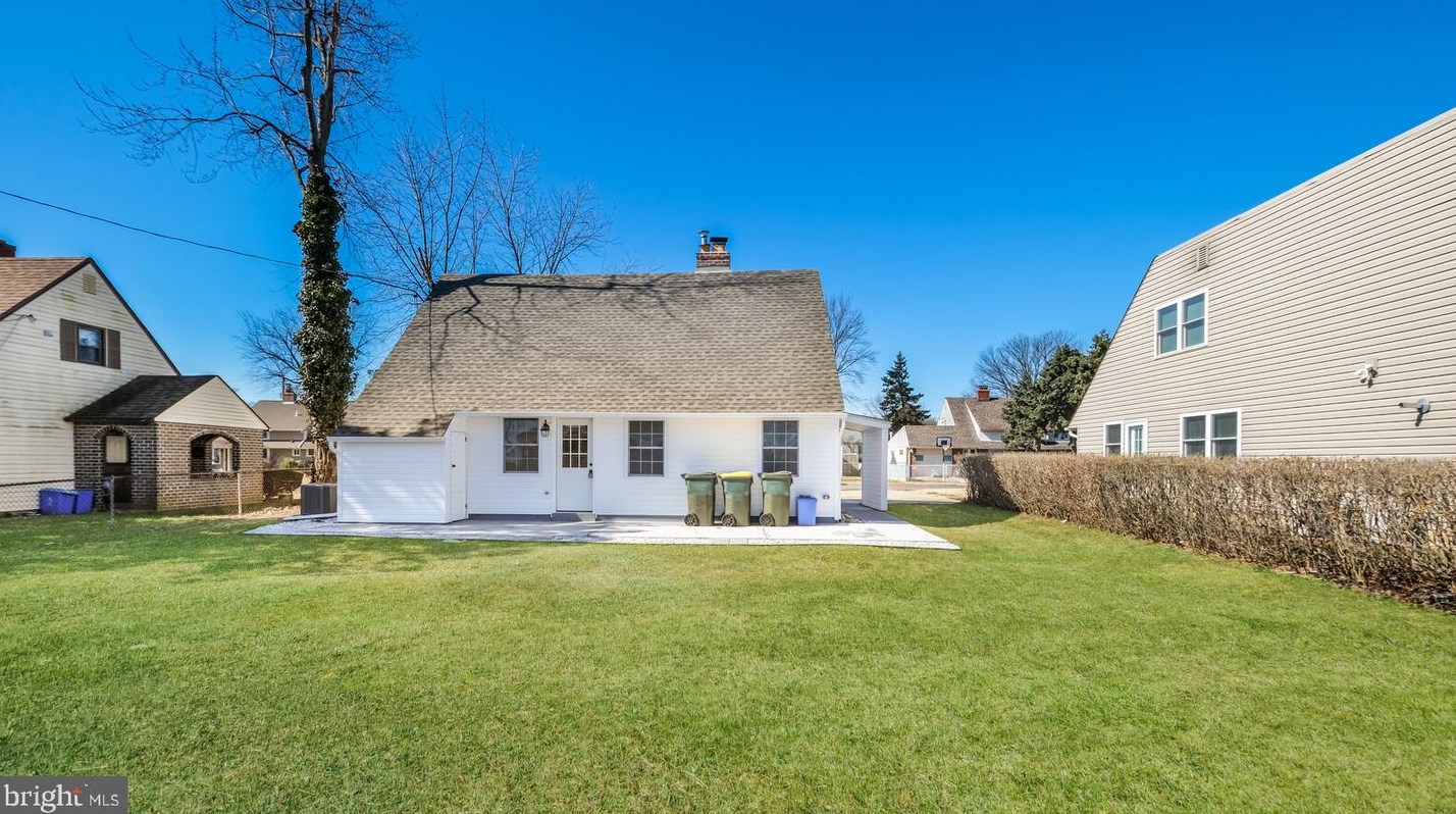 9319 Andover Rd, Philadelphia, PA 19114-3501