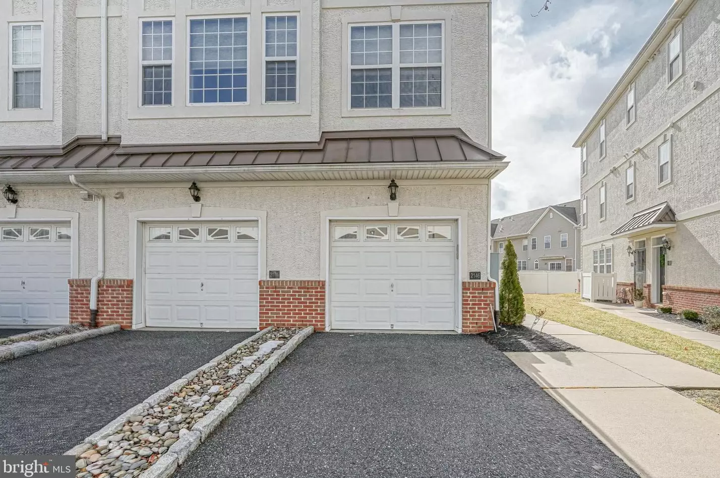 2146 Verona Dr, Philadelphia, PA 19145-5770