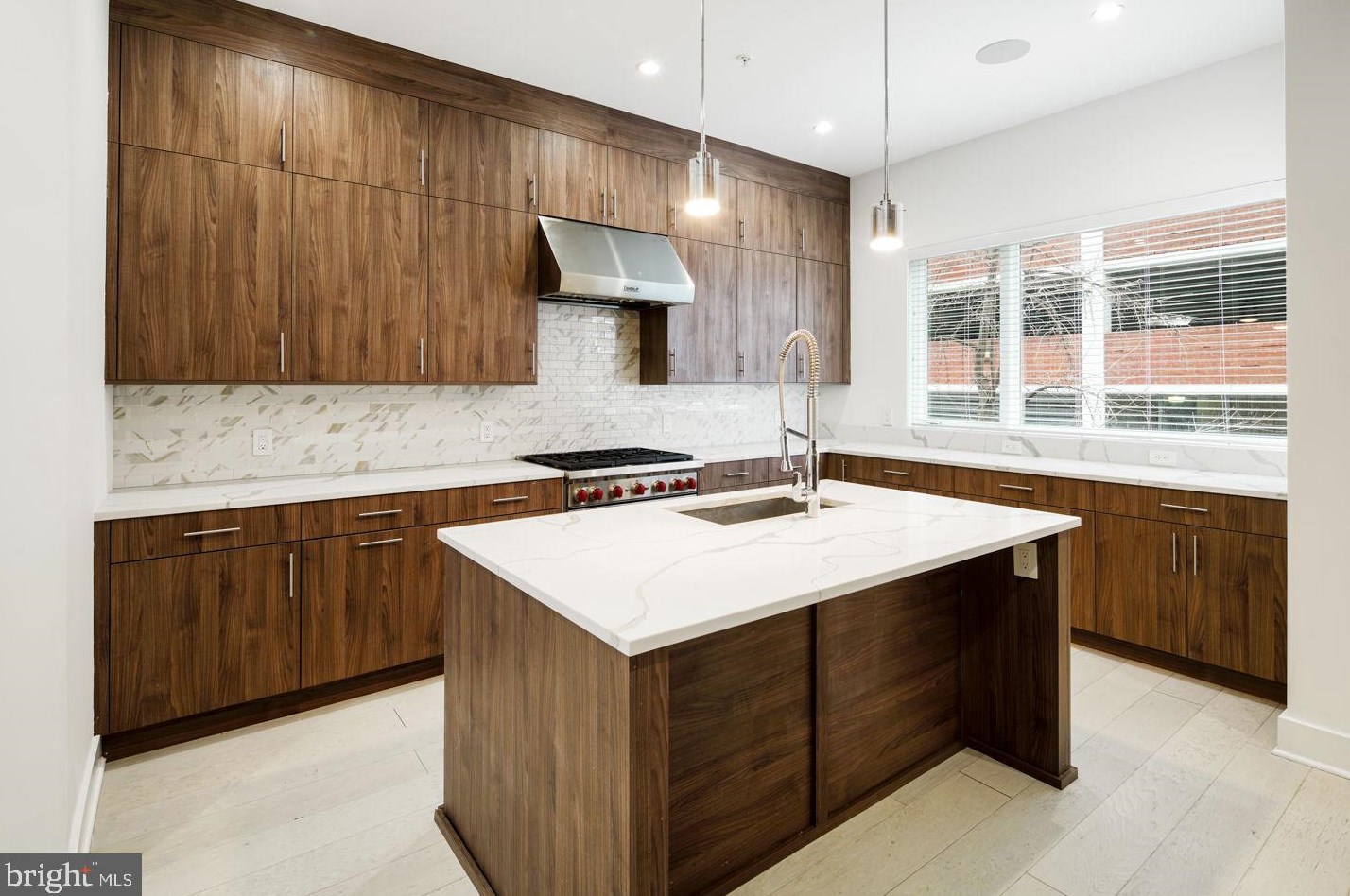 106 Sansom St, Philadelphia, PA 19106