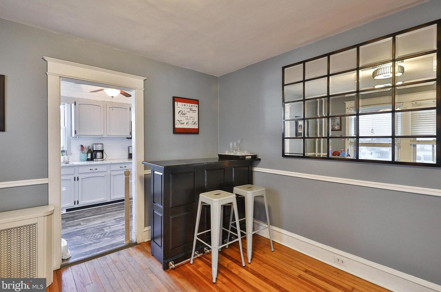 471 Shurs Ln, Philadelphia PA 19128-3505 exterior