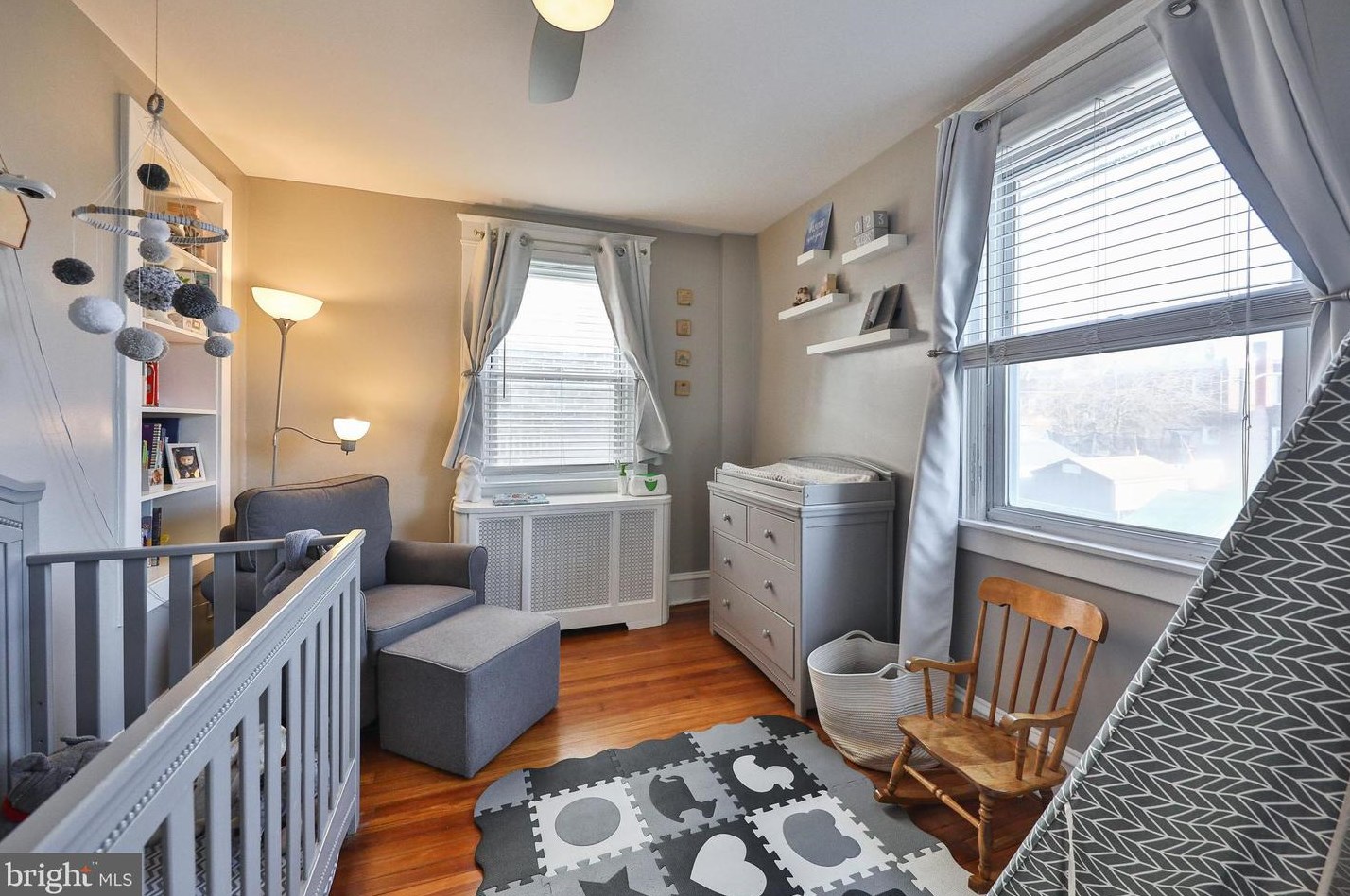 471 Shurs Ln, Philadelphia PA 19128-3505 exterior