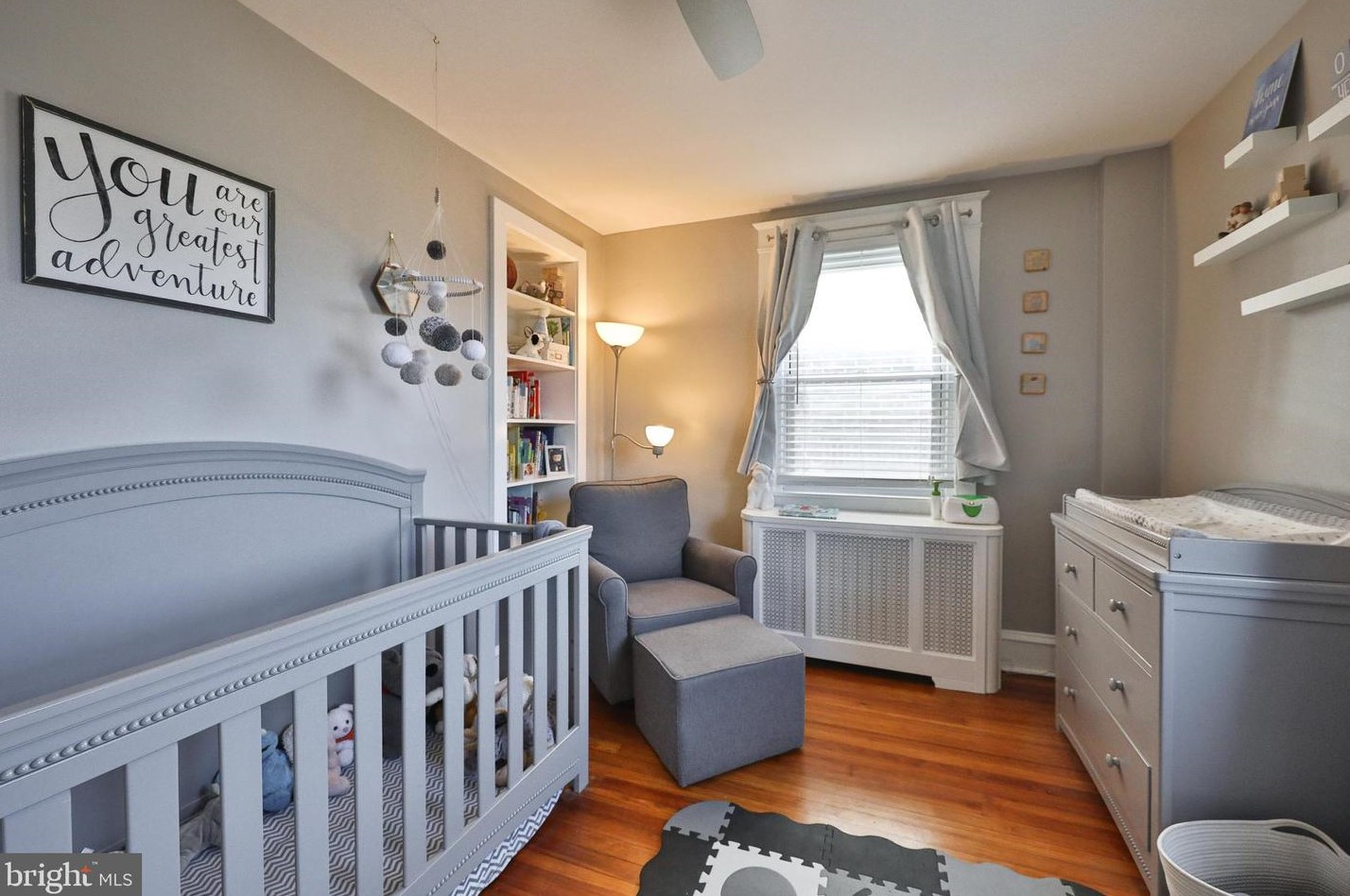 471 Shurs Ln, Philadelphia PA 19128-3505 exterior