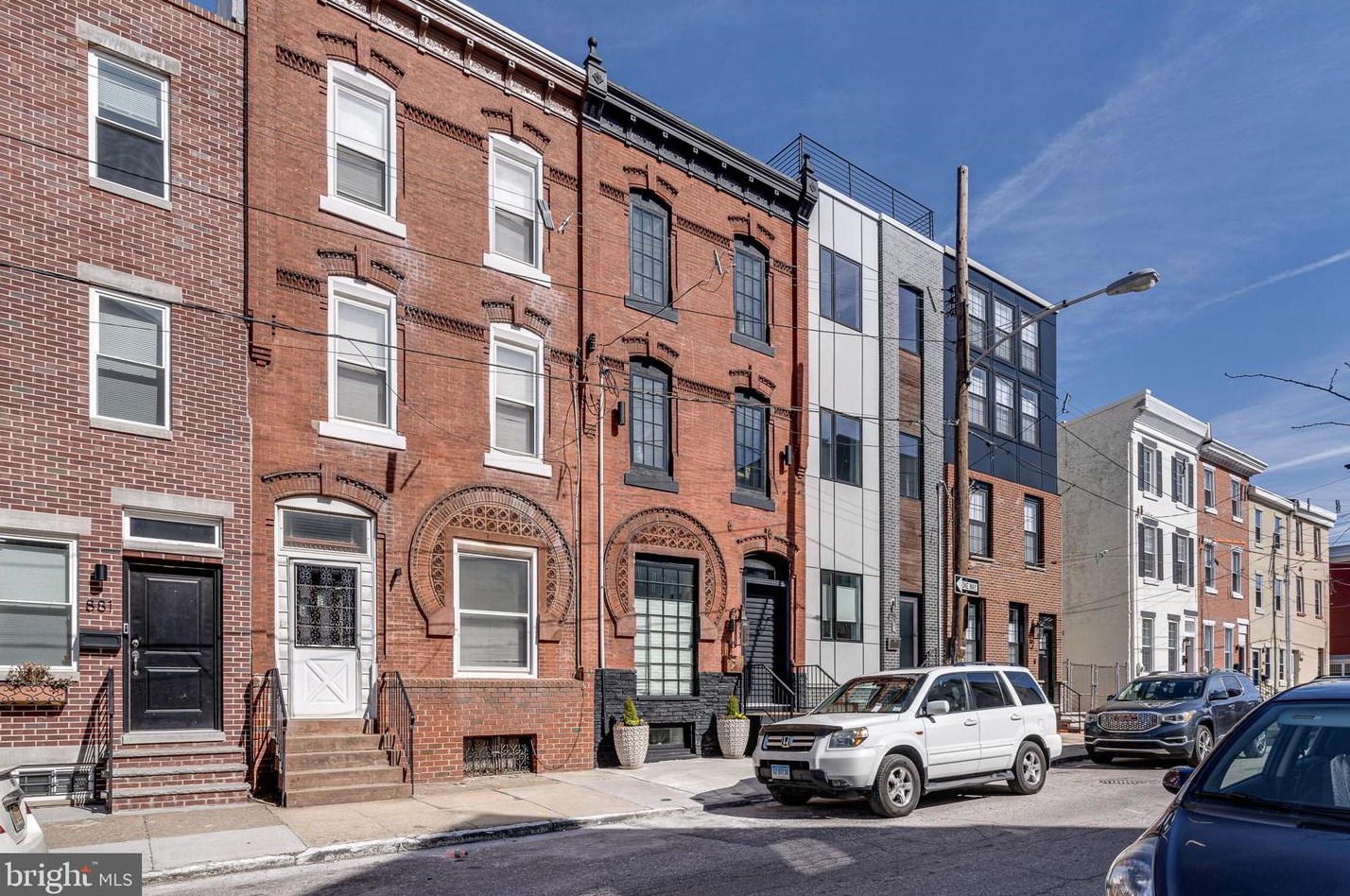 877 Perkiomen St, Philadelphia, PA 19130-2138