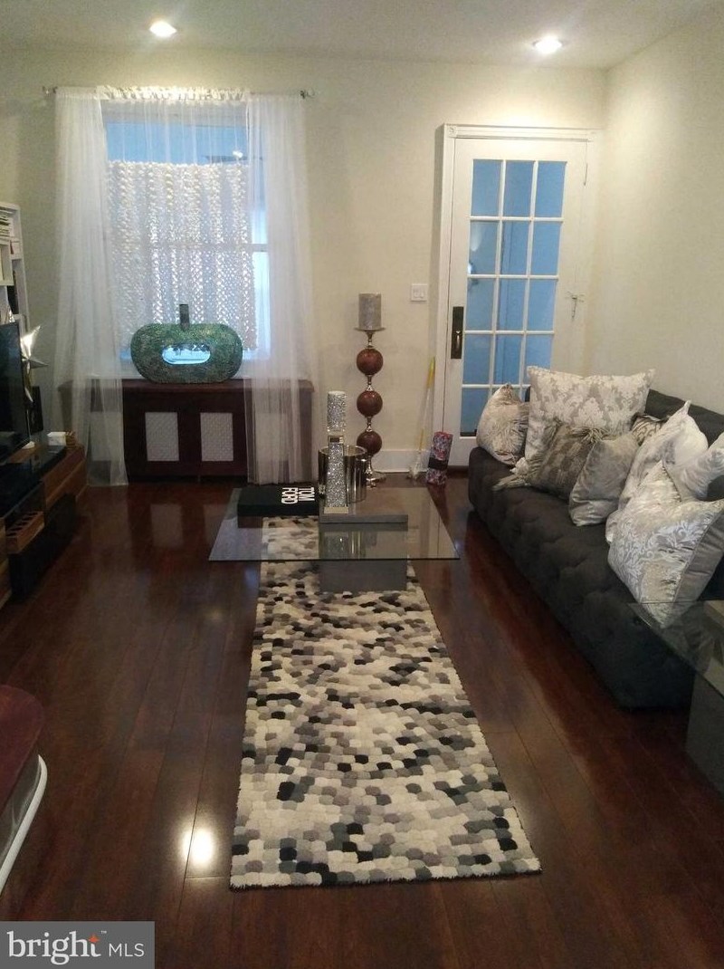 313 Frazier St, Philadelphia, PA 19143-1311
