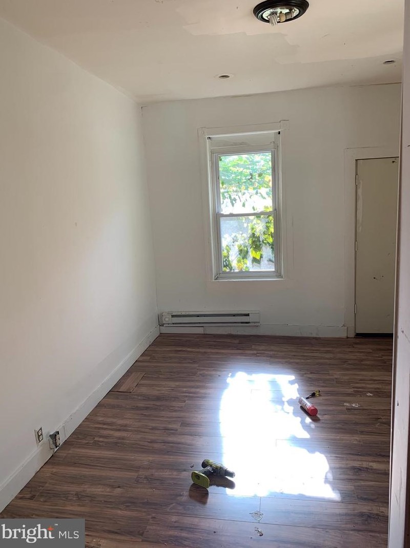 6022 Allman St, Philadelphia, PA 19142-1409