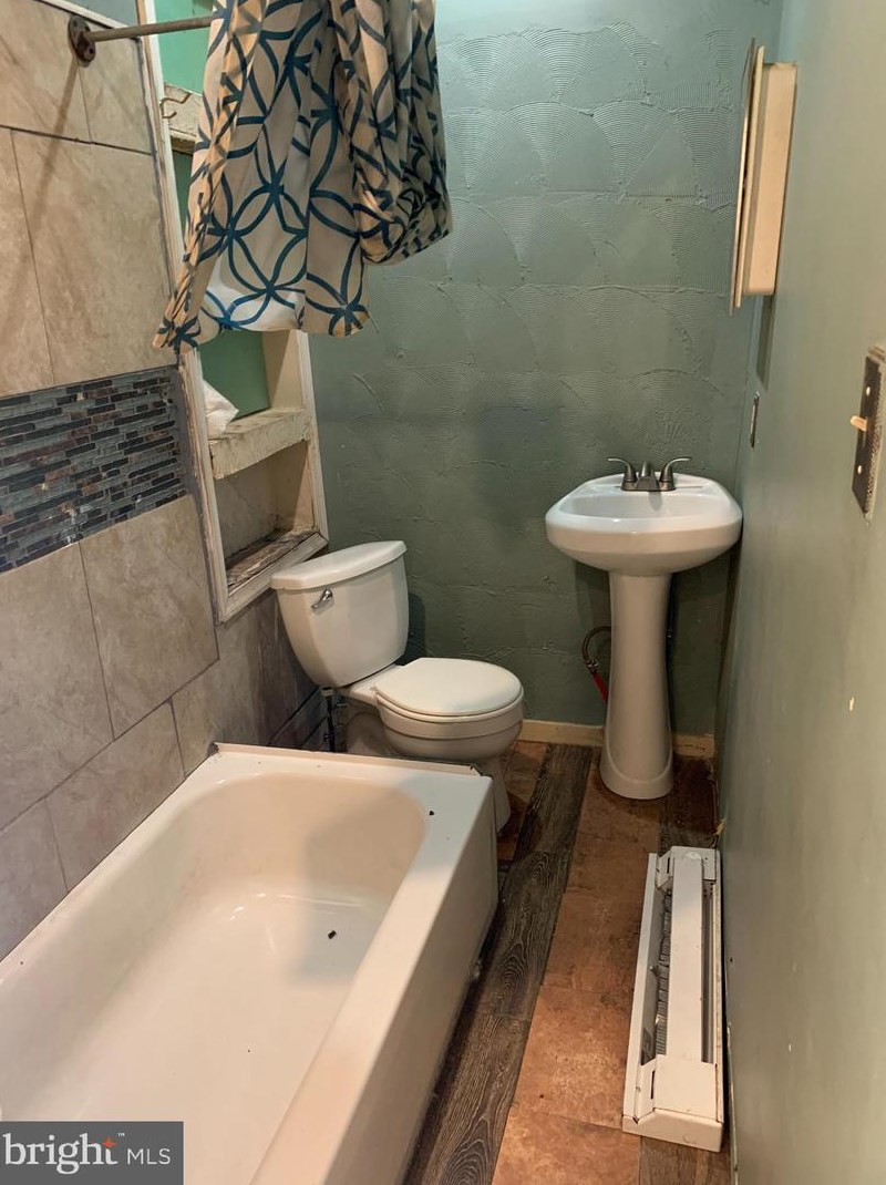 6022 Allman St, Philadelphia PA 19142-1923 exterior