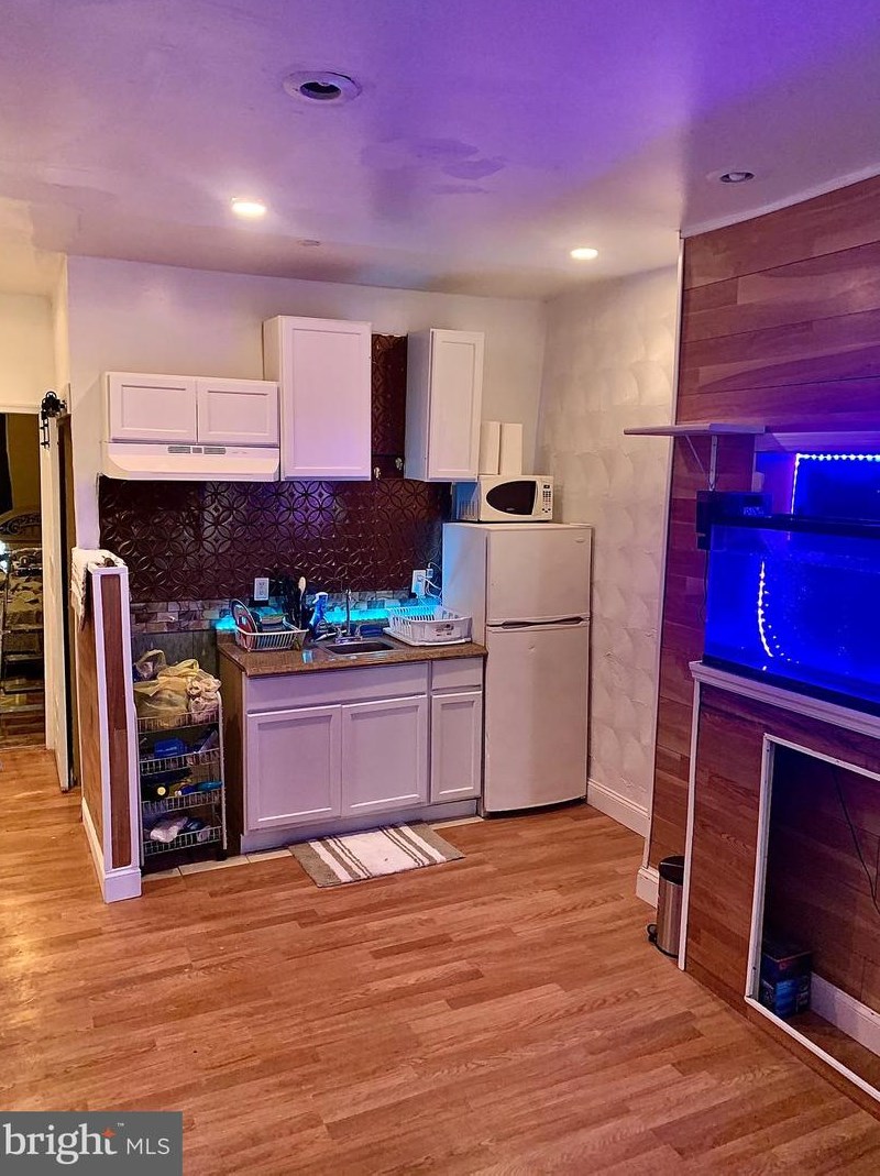 6022 Allman St, Philadelphia PA 19142-1923 exterior