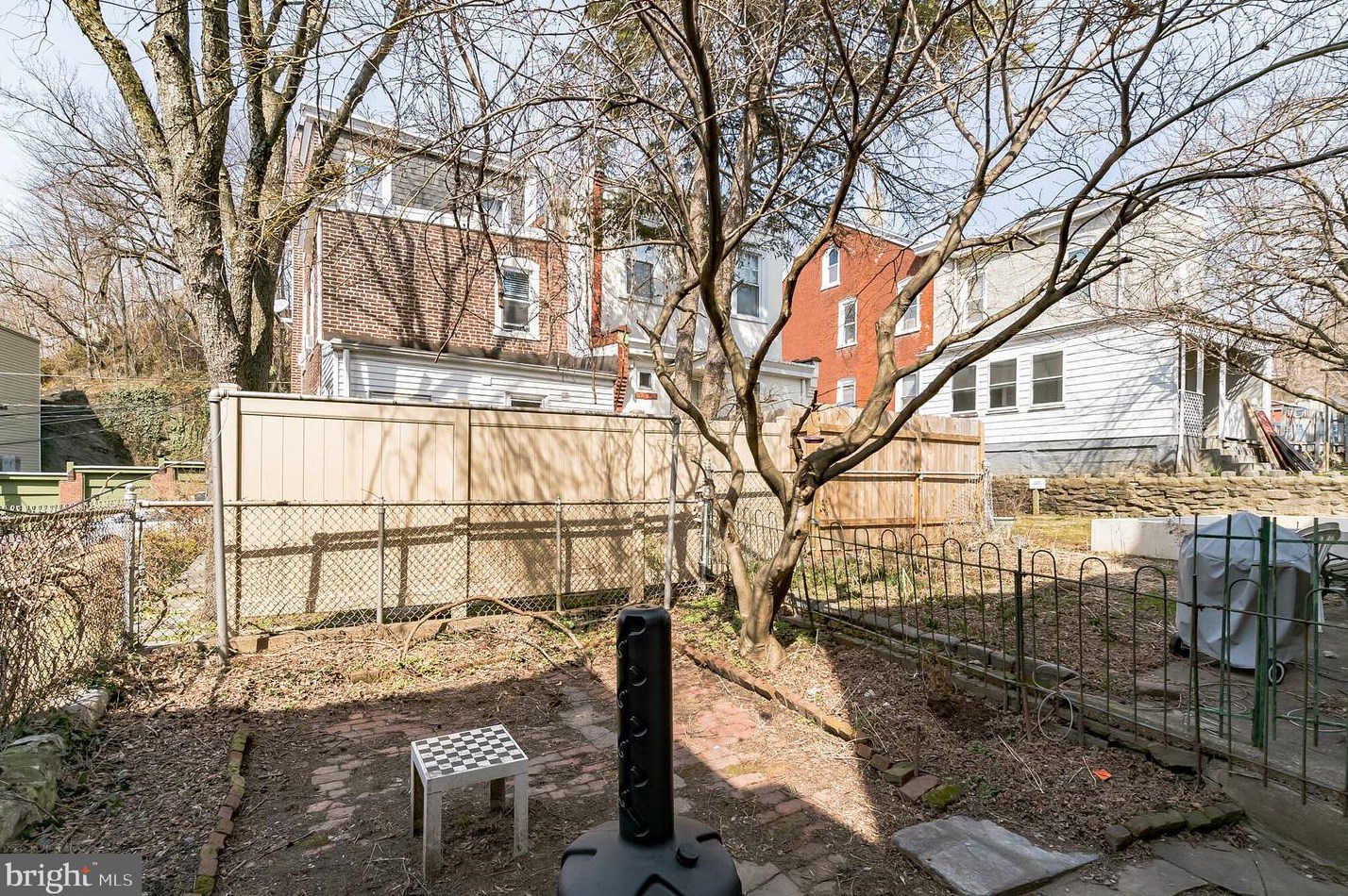 326 Carson St, Philadelphia PA 19127-1328 exterior