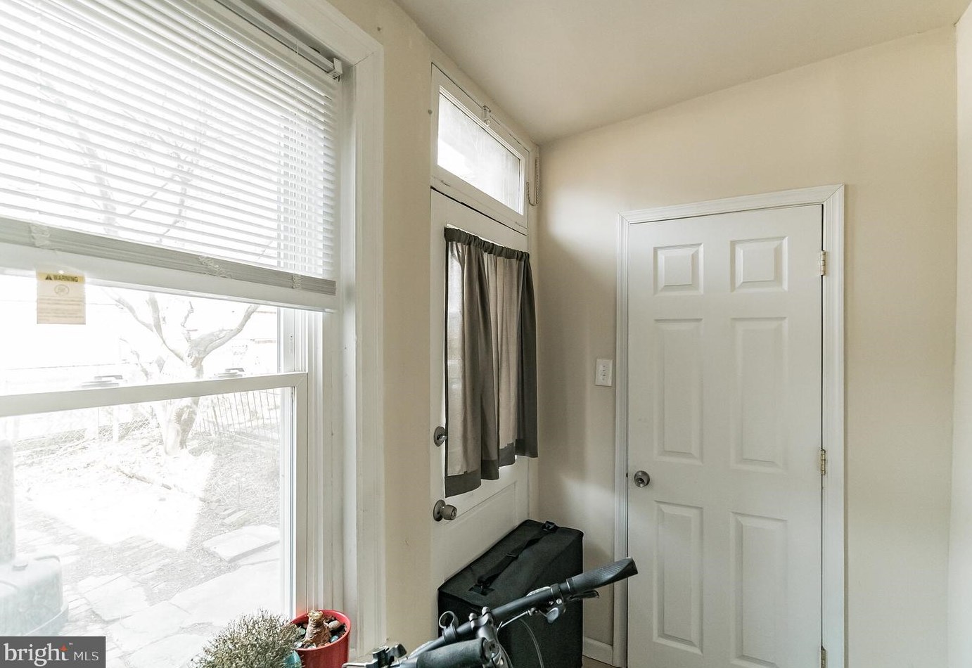 326 Carson St, Philadelphia PA 19127-1328 exterior