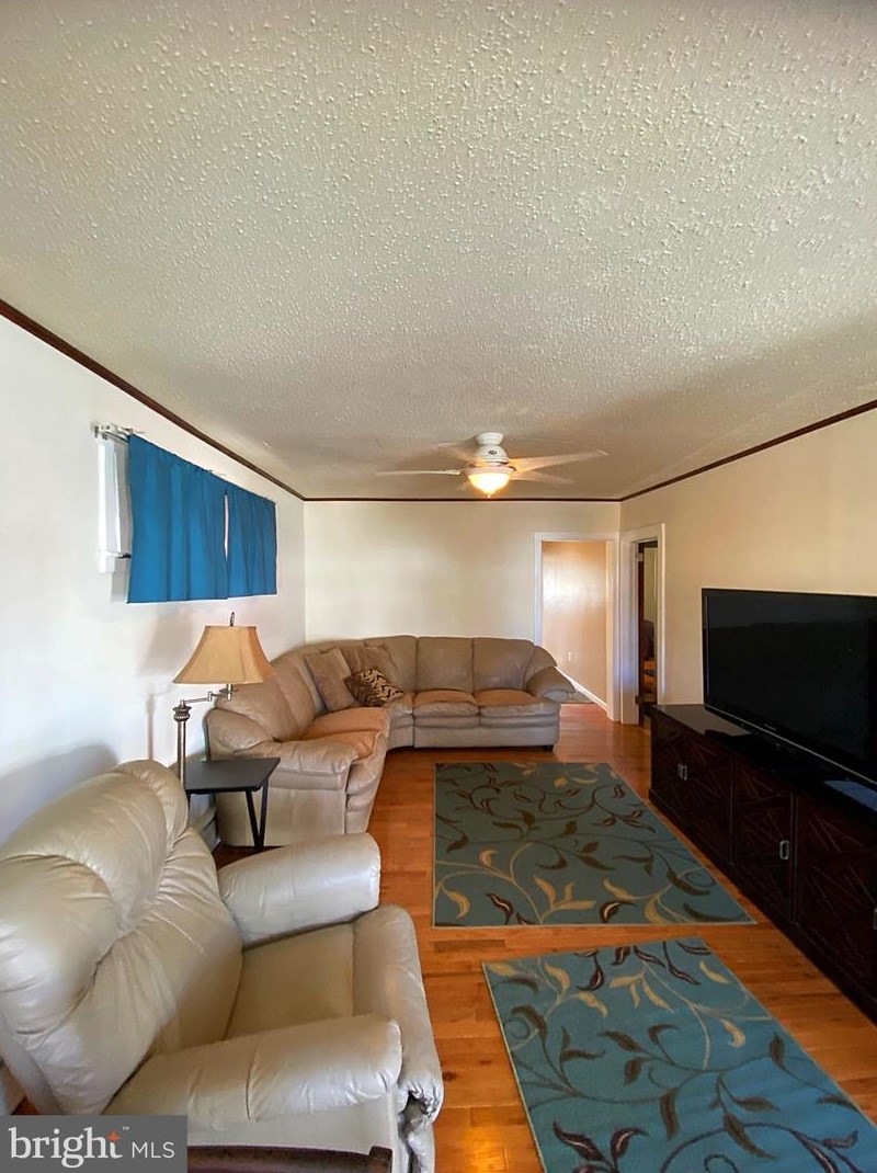 4132 Howell St, Philadelphia, PA 19135-3940