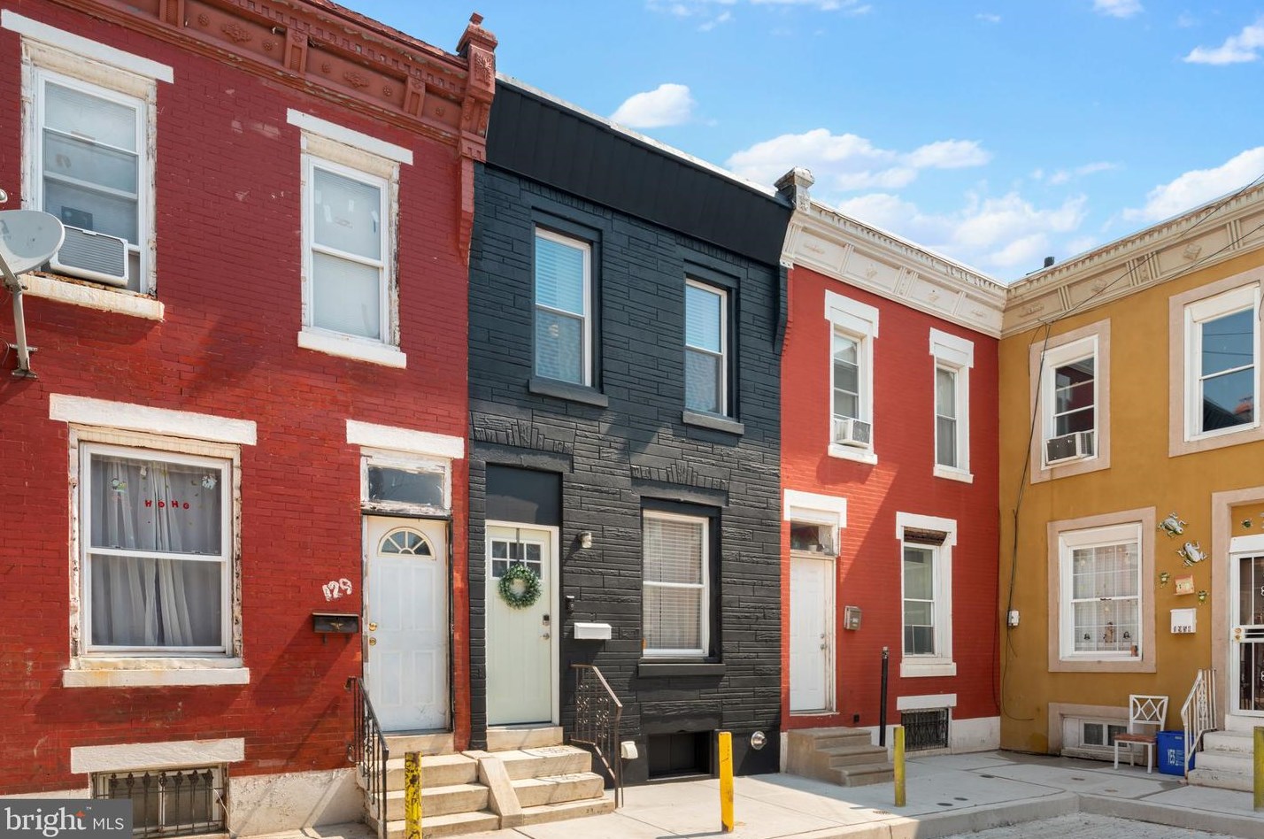 127 Hewson St, Philadelphia, PA 19122-2406
