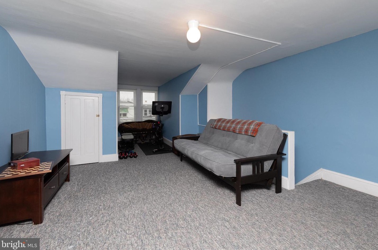 4306 Manayunk Ave, Philadelphia PA 19128-4929 exterior