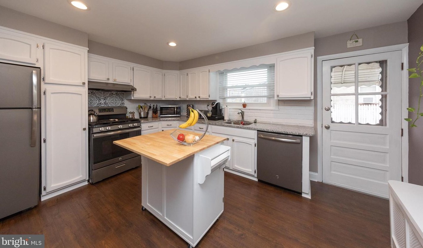 4306 Manayunk Ave, Philadelphia PA 19128-4929 exterior