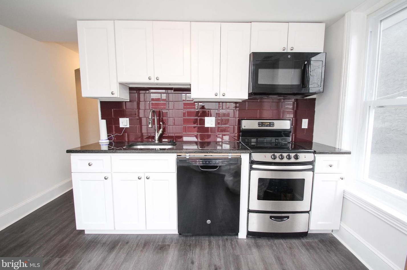 2452 Cedar St, Philadelphia, PA 19125