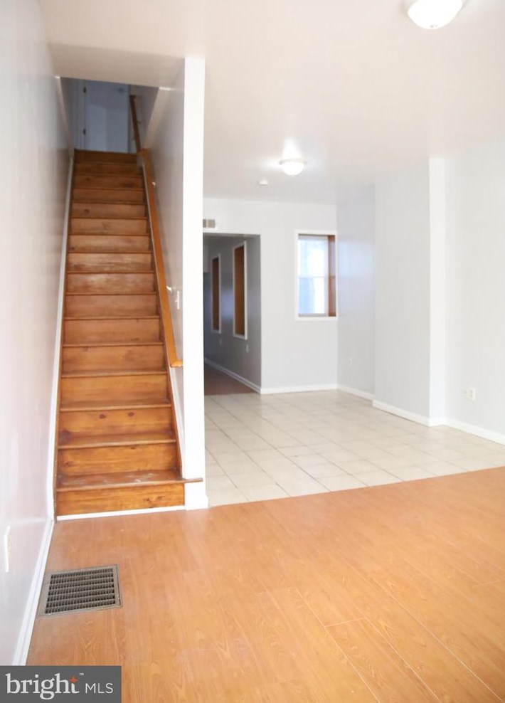 4829 Hawthorne St, Philadelphia, PA 19124