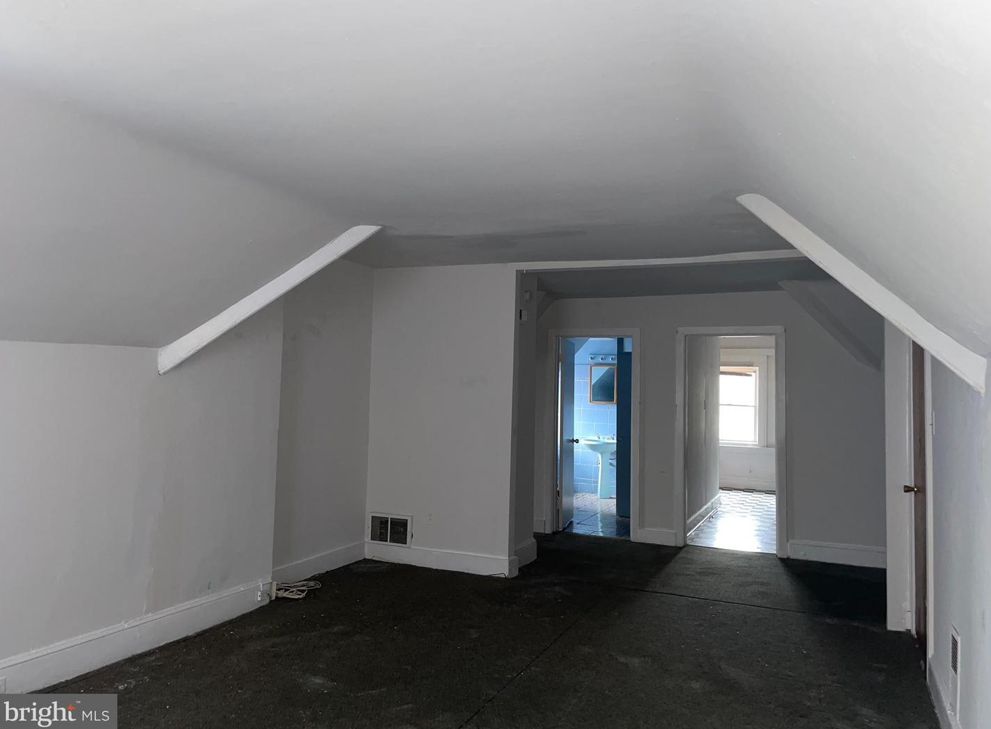 1010 E Washington Ln #3rd Floor, Philadelphia, PA 19138