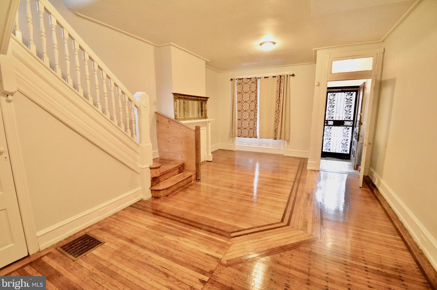 242 W Berkley St, Philadelphia, PA 19144