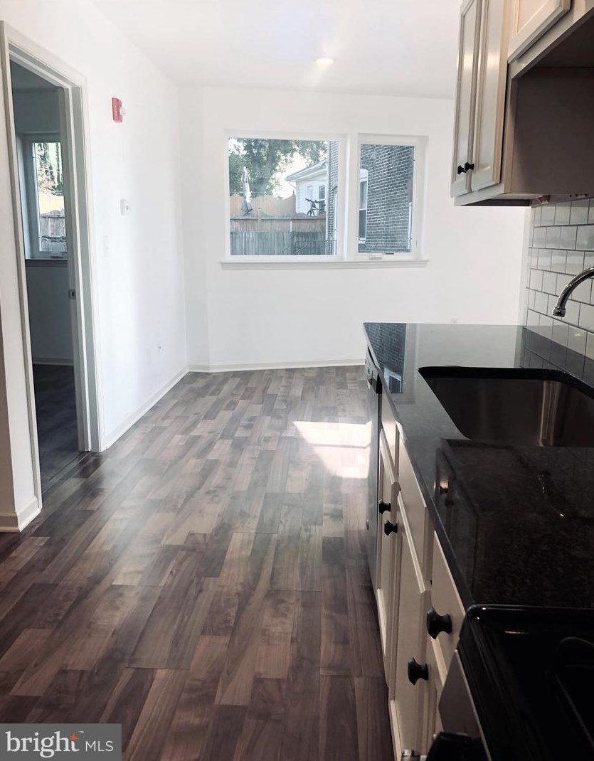 5261 Ridge Ave #305, Philadelphia, PA 19128