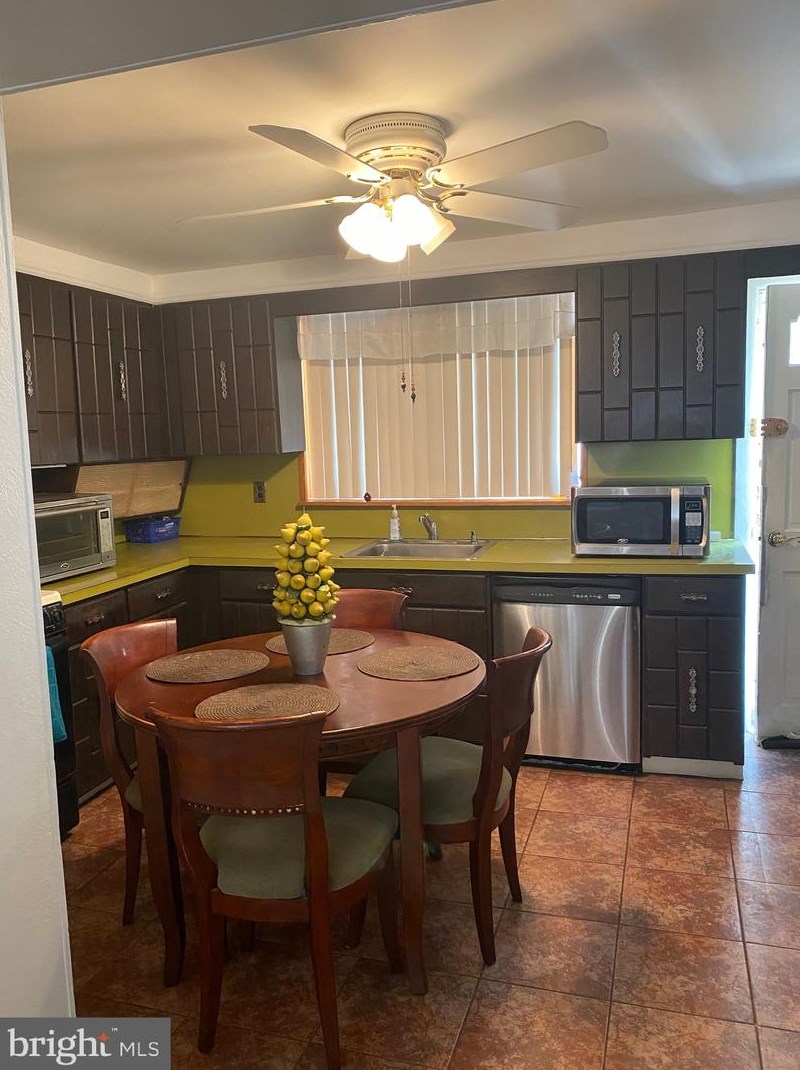 743 Mildred St, Philadelphia, PA 19147-2809