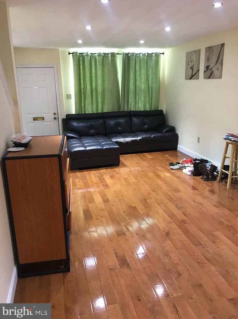1624 W Diamond St, Philadelphia, PA 19121