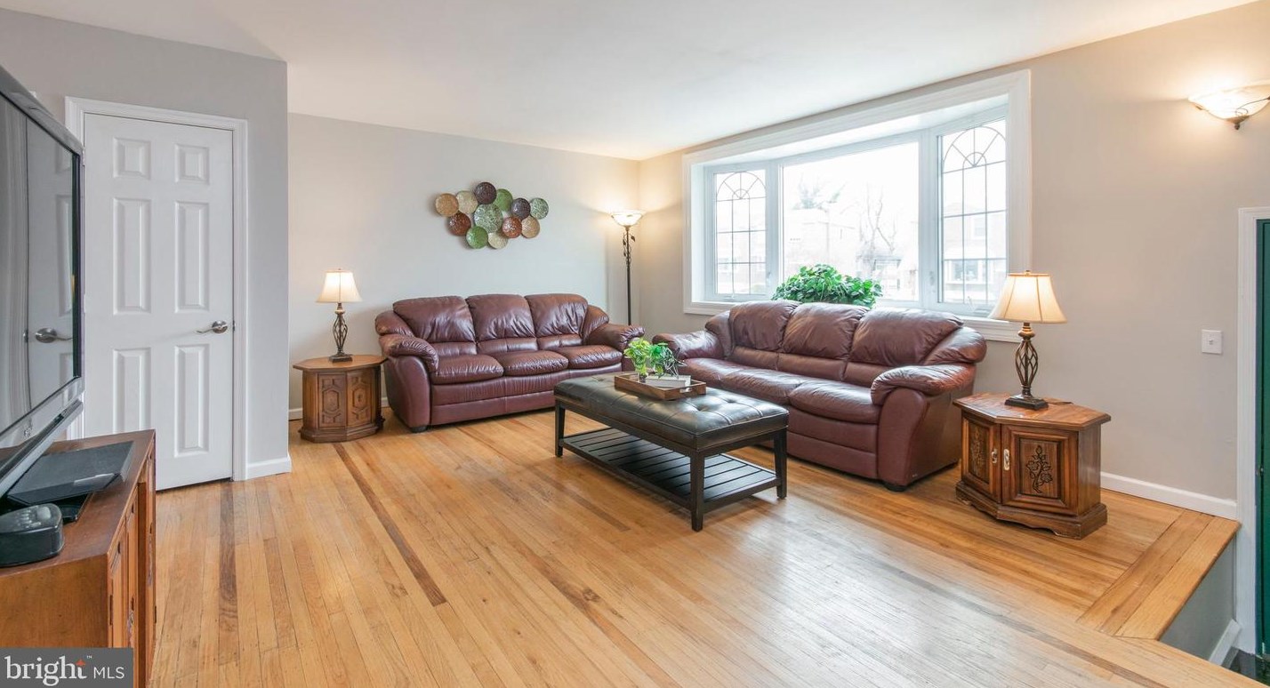 11825 Basile Rd, Philadelphia, PA 19154-2522