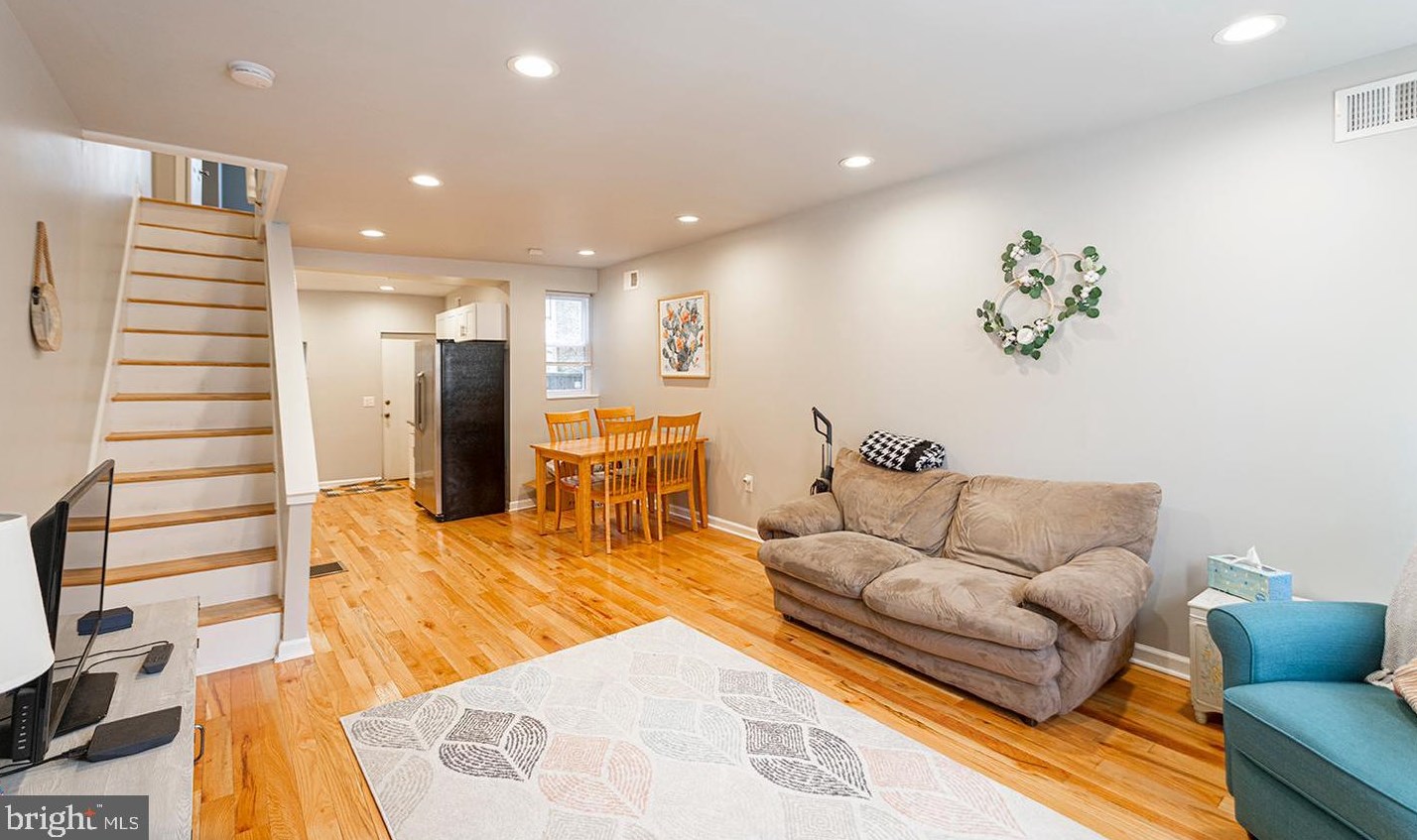 2135 Manton St, Philadelphia PA  19146-4312 exterior