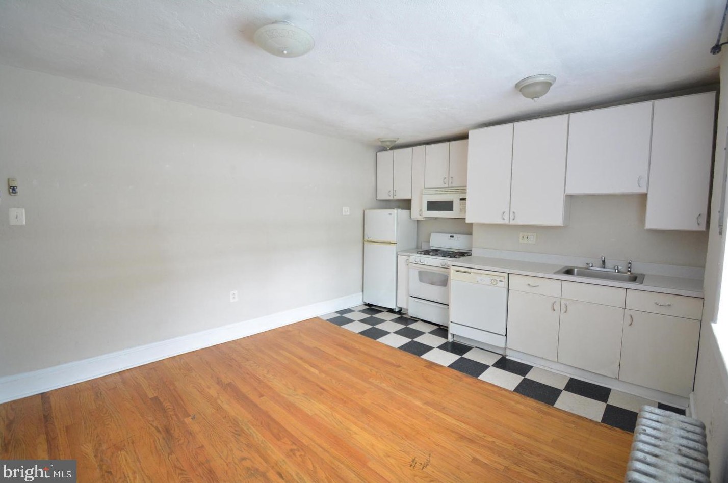 251 W Rittenhouse St #302, Philadelphia, PA 19144