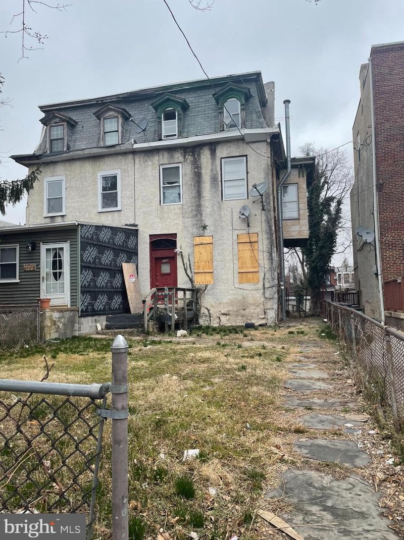 2135 Venango St, Philadelphia, PA 19134-2705