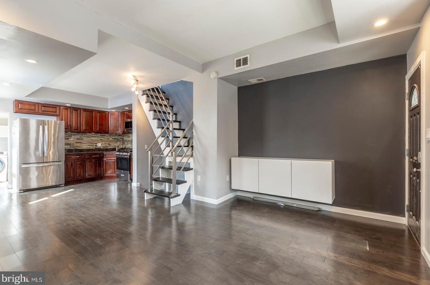 1104 E Dunton St, Philadelphia, PA 19123