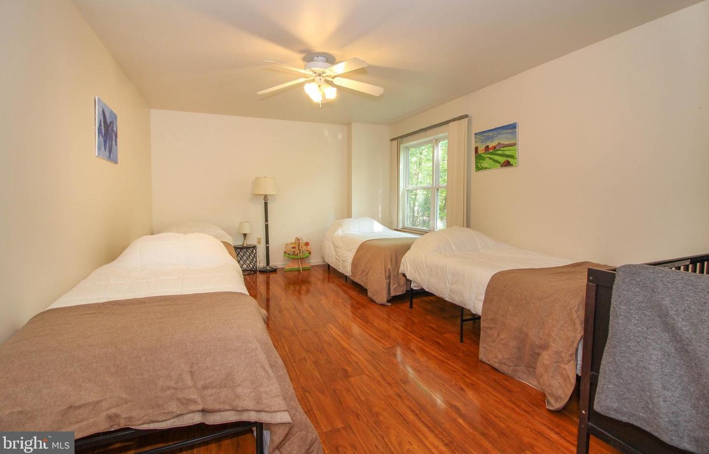 4219 Winchester Way, Bushkill PA  18324-6919 exterior