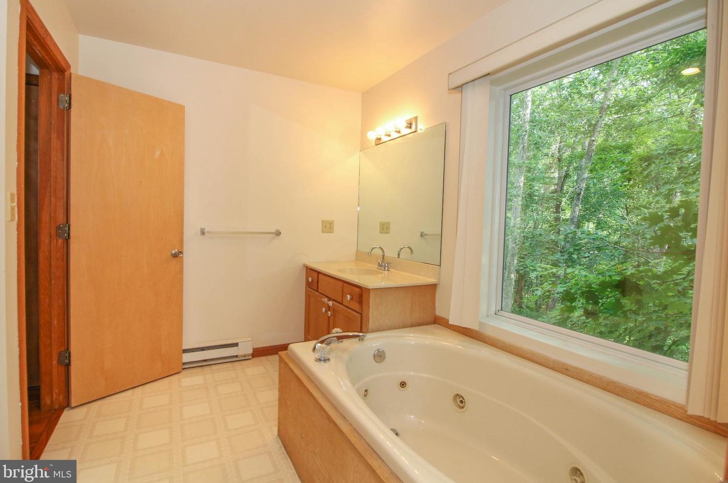4219 Winchester Way, Bushkill PA  18324-6919 exterior