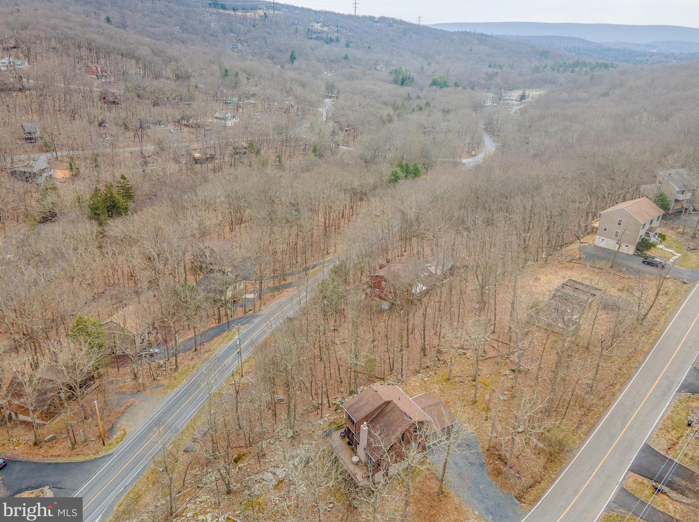 5817 Decker Rd, Bushkill PA  18324-7966 exterior